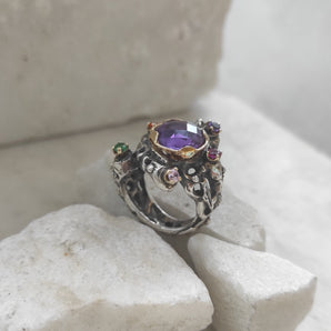 "A Ring from Another Planet: Gold and Silver Ring with Amethyst and Diamonds - Mars Collection"