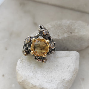 Anello in Oro e Argento con Quarzo citrino e Diamanti - Collezione Marte