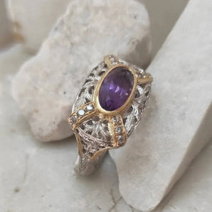 Gold and Silver Ring with Amethyst and Natural Diamonds