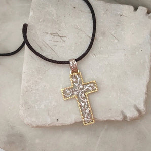 Pendant with Cross in Florentine Style, in 750‰ Gold with Natural Diamonds